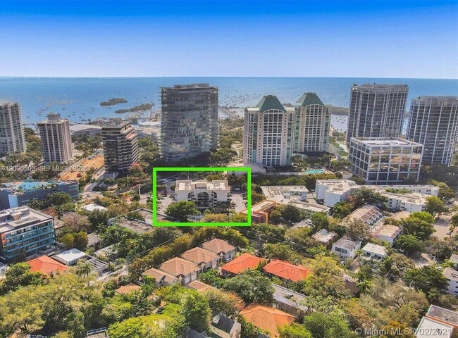 Building Photo - 2715 Tigertail Ave Unit 204