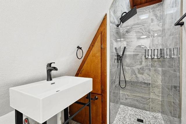 Photo - 3322 Darby Ln