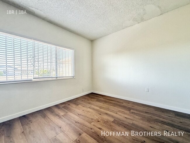 Photo - 1254 W 110th St Unit 12