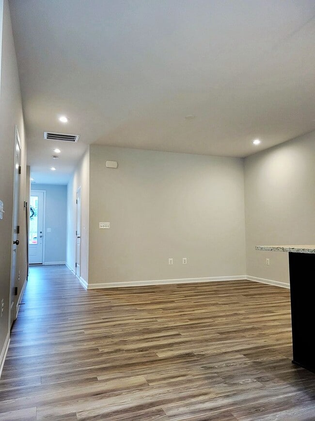Photo - Immaculate 3 bedroom townhouse centrally located in Bon Air