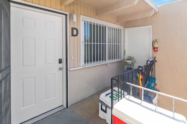 Photo - 647 17th St Unidad D