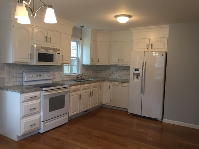 Photo - 141 Maplewood Ln