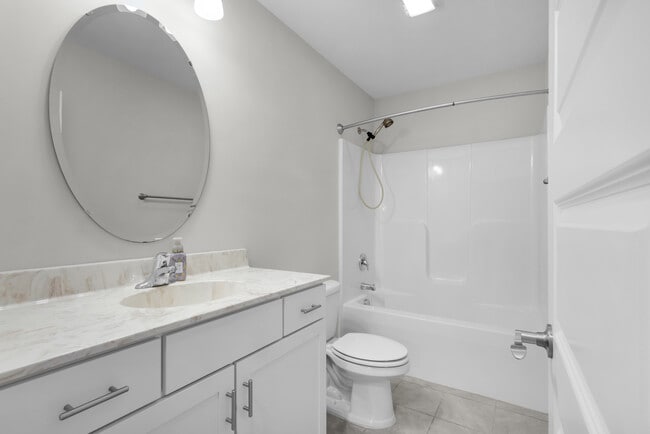 Photo - 139 Grantham Pl