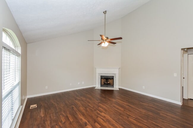 Photo - 128 Louann Ln