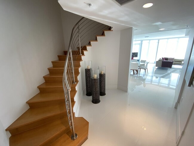 Photo - 17111 Biscayne Blvd