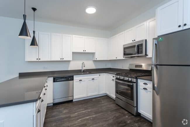 1BR,1BA -689SF - Upper - Kitchen