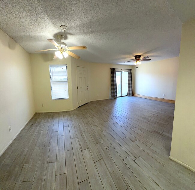 Building Photo - 2040 S Longmore