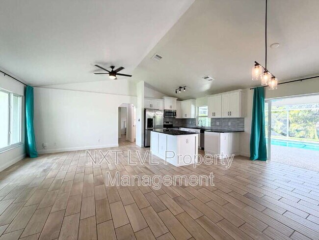 631 SW 12th St