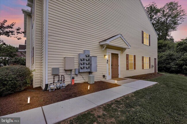 Building Photo - 182 Christine Dr