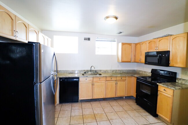 2720 Eden Ave Unit 3
