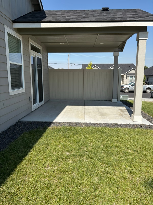 Photo - 749 N Doumit Dr