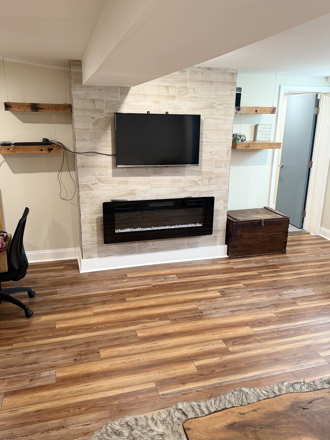 Building Photo - 908 Asbury Ter Unit Studio Rental