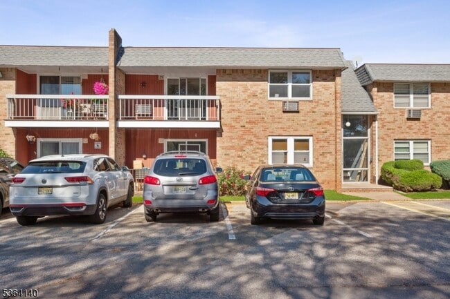 Building Photo - 798 Eves Dr Unit 798 Rental