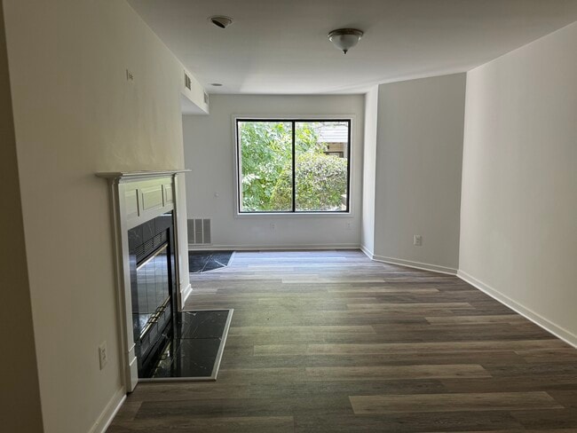 Photo - 9962 Hellingly Pl