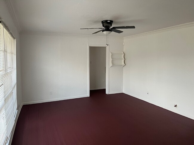 Photo - 1306 Scarborough Ln