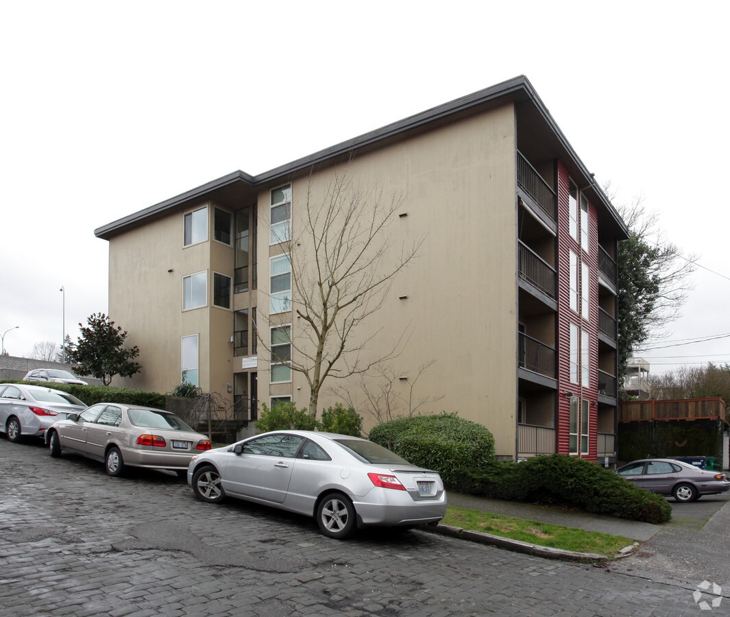 Photo - Madlyn Apartments