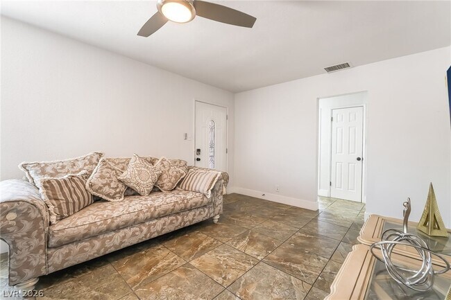 Photo - 28 Hansen St