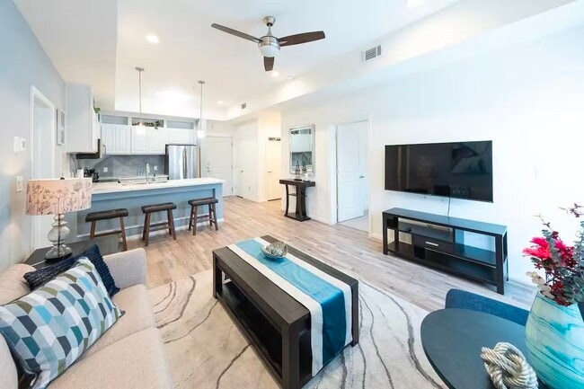 Building Photo - 1207 Grand W Blvd Unit 1J Rental