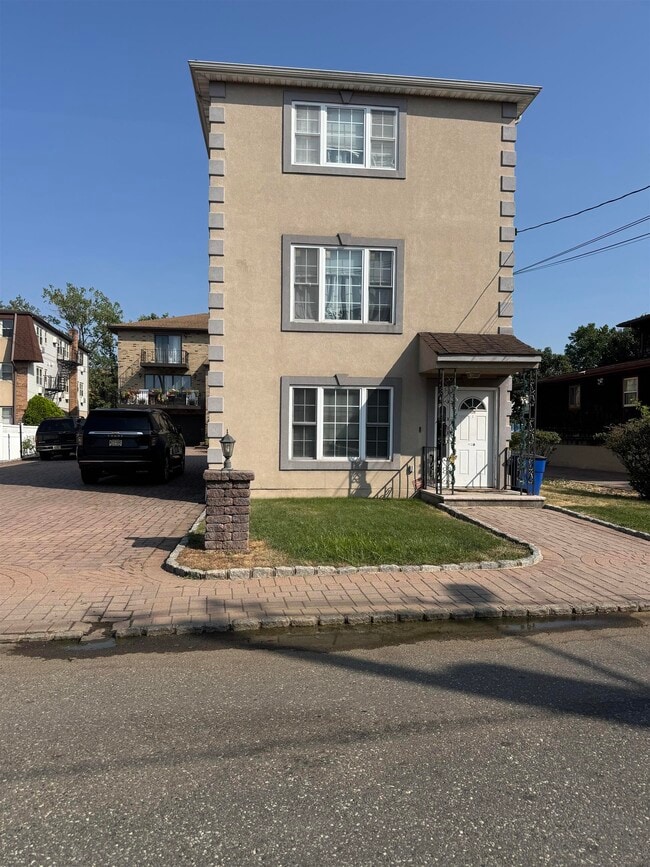 Building Photo - 1128 Farm Rd Unit 1 Rental
