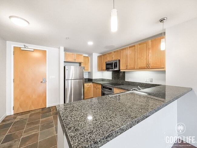 Photo - Beautiful 1BD/1BA Condo in Downtown W/ Off...