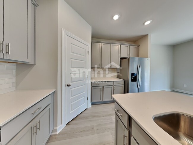 Photo - 210 Granby Trl