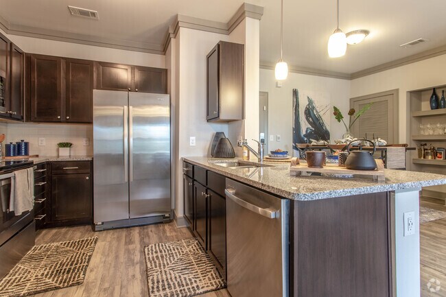 2 BR, 2 BA - 1097 SF