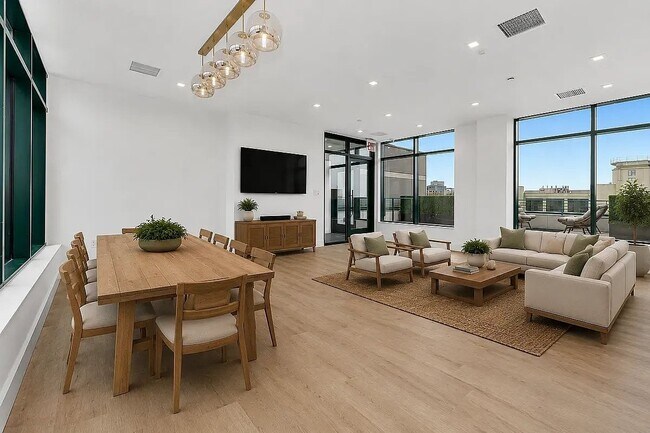 36-45-45 31st St Unit 6E