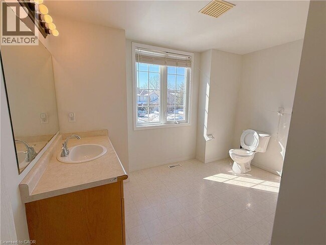 Photo - 360 Pastern Trail