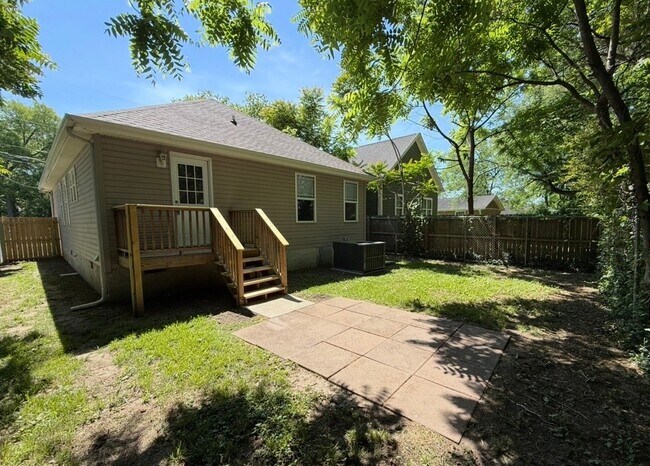Photo - 709 N Holly St