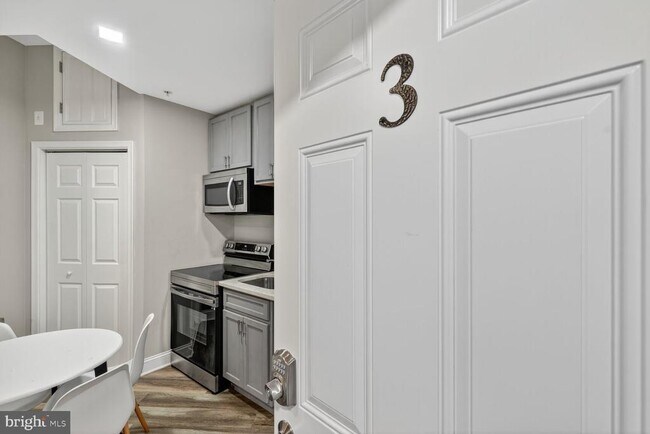 Photo - 133 7th St SE Unit 3