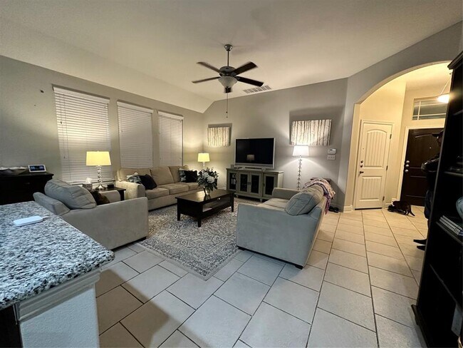 Photo - 404 Blue Waterleaf Ln