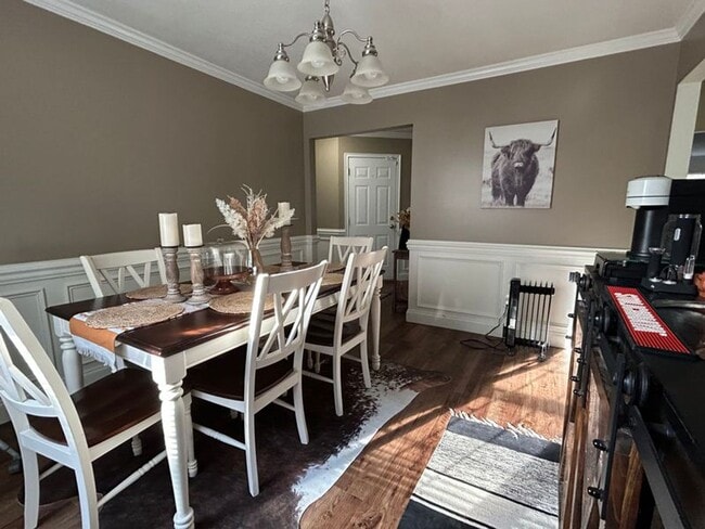 Photo - Bradley Point Residence for Rent - 4 Bedroom/2.5 Bath