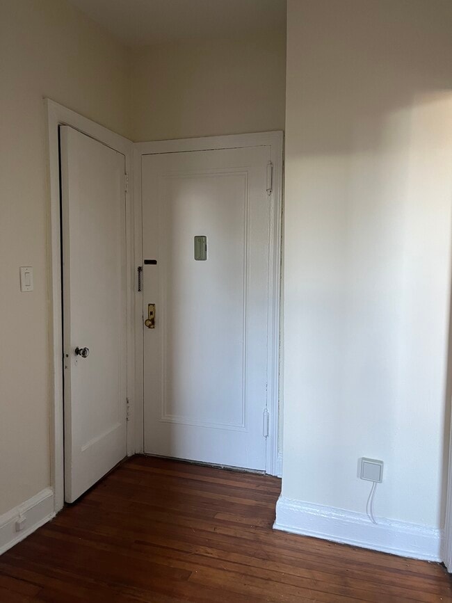 Photo - 112 Locust Ave Unit 2O