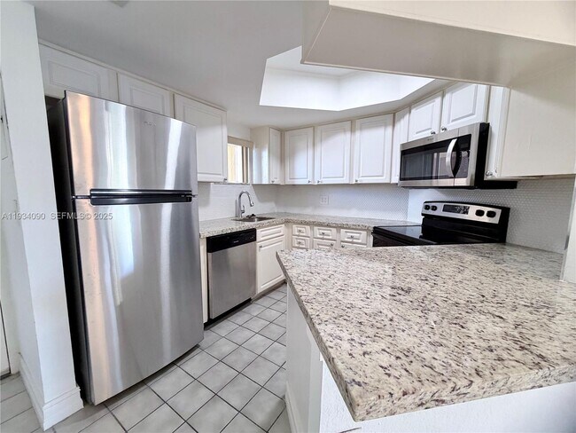 Photo - 8255 Lake Dr Unit 506