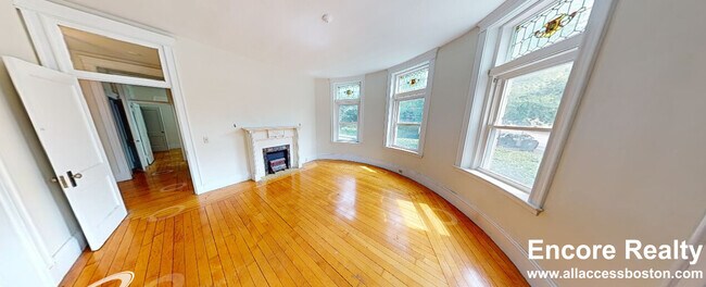 Photo - 1822 Beacon St Unit 2