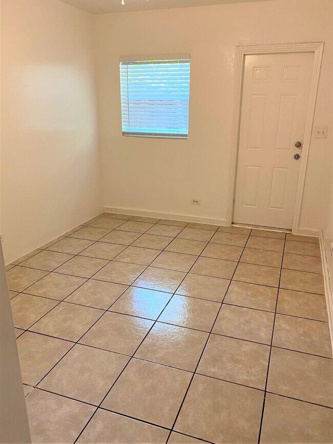 Photo - 715 SW 14th Ave Unit 2