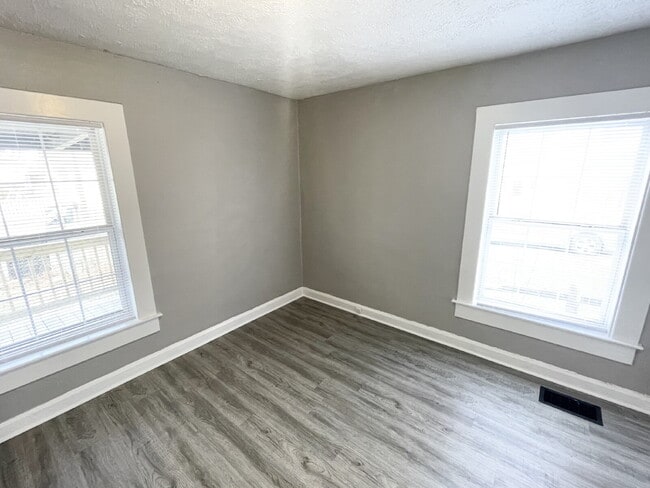 Photo - 2 Bedroom quiet street & neighborhood