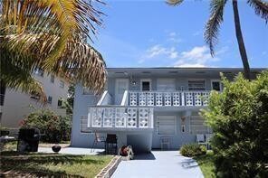 Building Photo - 701 Pine Dr Unit 204