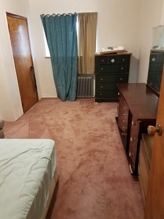 bedroom - 10 Cable Pl Unit 1