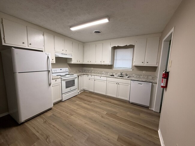 Photo - 1605/1607 Cedar Shoals Dr Unit 1605