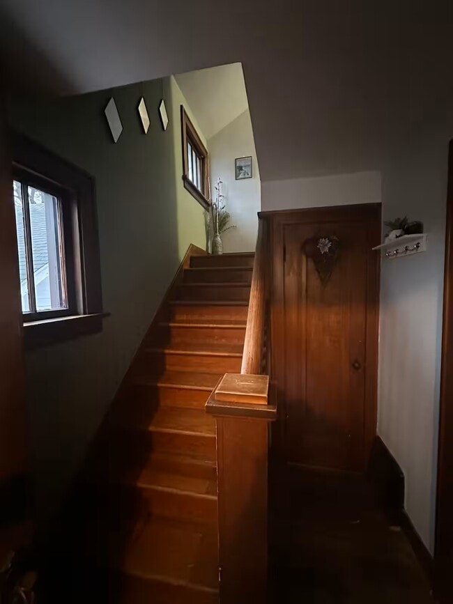 Photo - 211 S Oak St