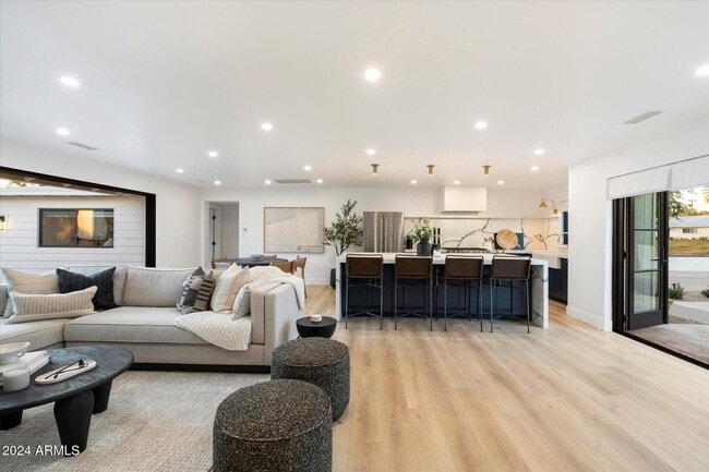 Photo - 3827 E Hazelwood St