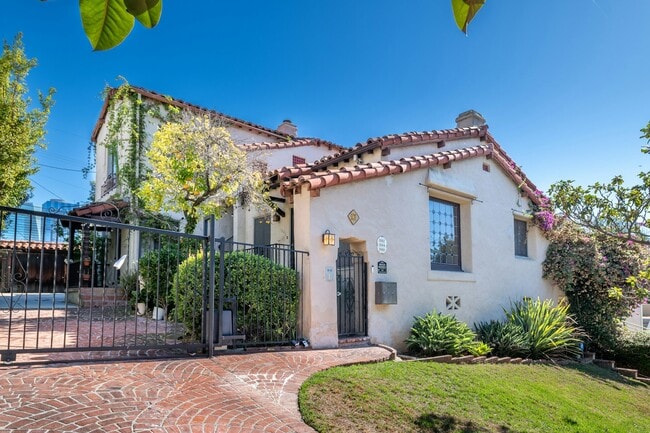 Building Photo - 1846 Holmby Ave