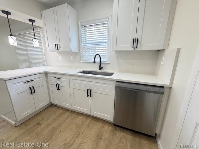Photo - 540 Camden St