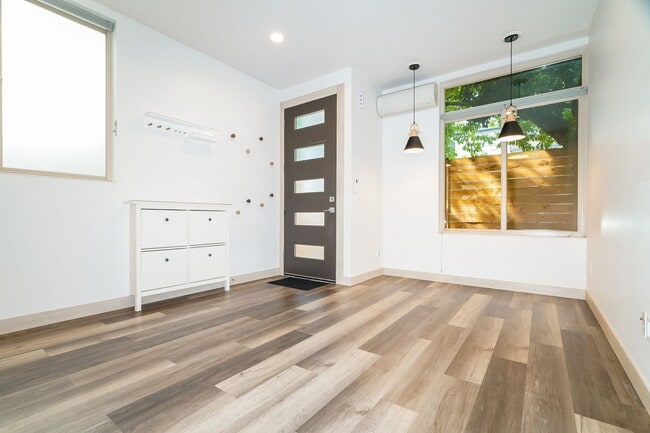 Photo - Stylish 3 Bedroom with Rooftop Decks and Dedicated Parking