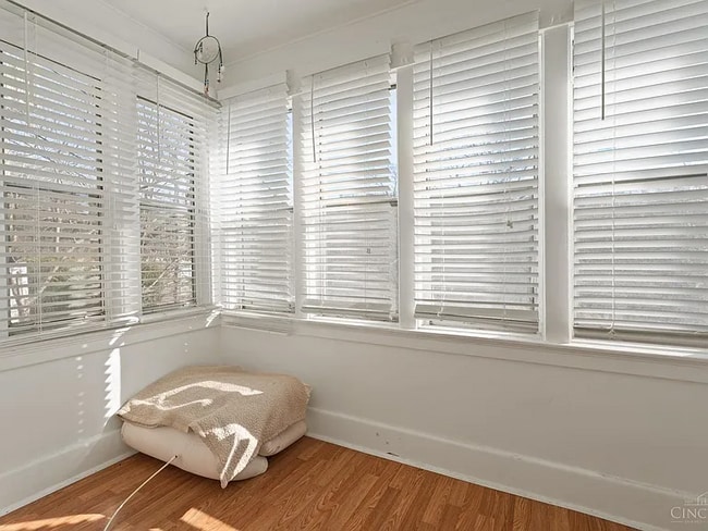 Building Photo - 2855 Marshall Ave Unit #1