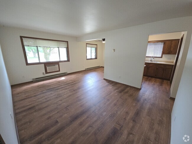Building Photo - 131 Maple Ave S Unit #1 Rental