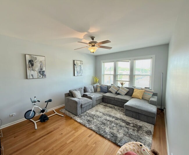 Photo - 4111 W Lawrence Ave Unit 4111-3