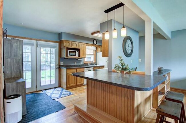 Photo - 2944 Uranus Ave