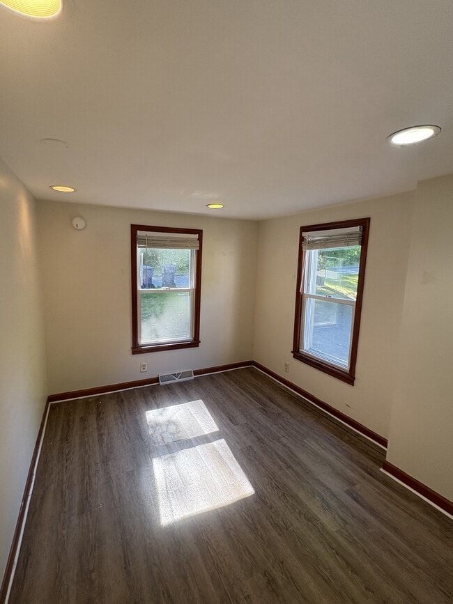 Photo - 289 Pelham Rd
